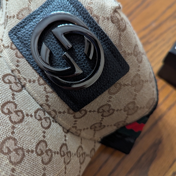 GG Look Alike Beige and Black Logo Cap - Picture 2 of 7